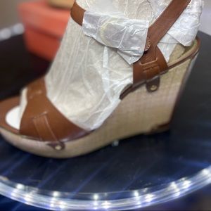 Ivanka Trump “HOLLYANNE” Platform Wedge Sandal nutrual brown size 10M BRAND NEW